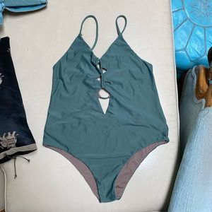 Acacia Kokomo in green size XL